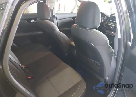 2019 Kia Forte S z USA, uszkodzony, nr VIN 3KPF34AD3KE039864